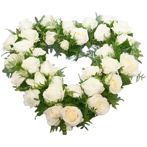 Open rouwhart met witte rozen